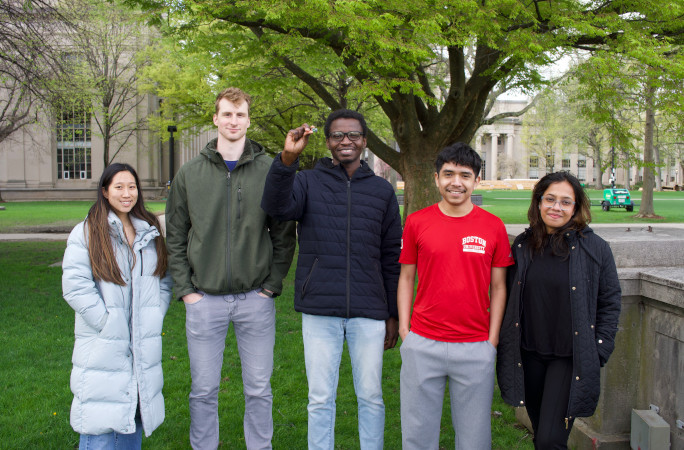 gps-tracking-device-smiling-with-team (1)