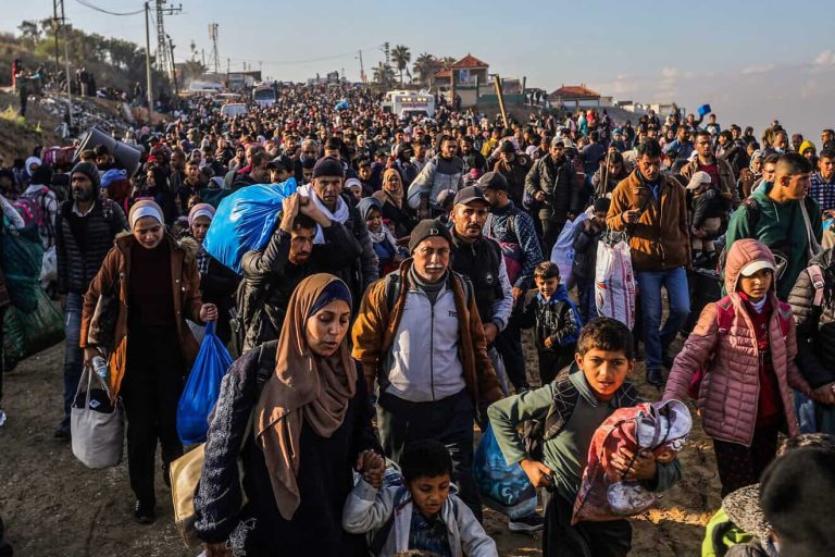 Palestinians-Return-to-Homes-in-Gaza-Strip-1320x880