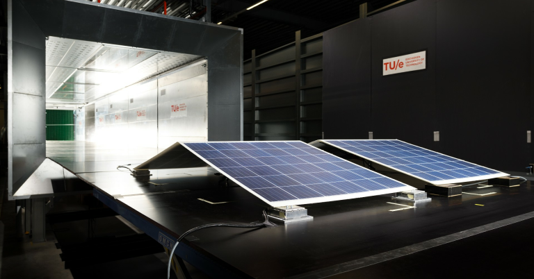 csm_Solarge_BvOF_2019_1127_AAY_-_lichtgewicht_zonnepanelen_Solarge_in_windtunnel_1ff77adfc0