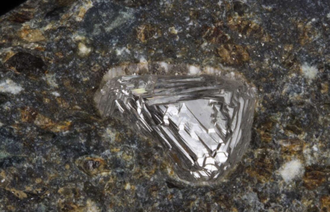 Scientists Identify Key Chemical that Helps Diamonds Ascent 93 Miles to Earth’s Surface: Carbon Threshold for Diamond-Bearing