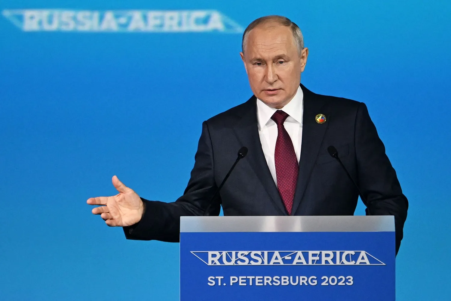 You are currently viewing Russia boosting grain supplies to Africa despite ‘illegal’ sanctions – Putin
