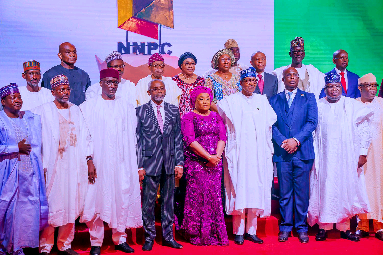 Read more about the article NNPC secures $3bn loan to stabilise the naira